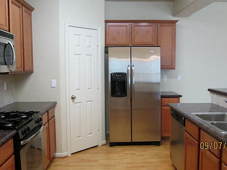 5202 Brinkman Ct — Photo 5