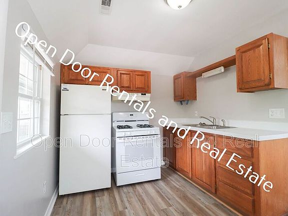 5th image of 236 S Grant St APT C