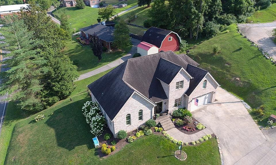 A*I様 House on the Hill Checker 18 Haddix Ridge, Hazard, KY 41701 | Zillow