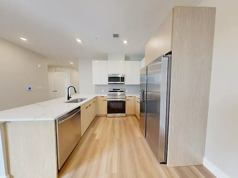 211 Green Street — Photo 20