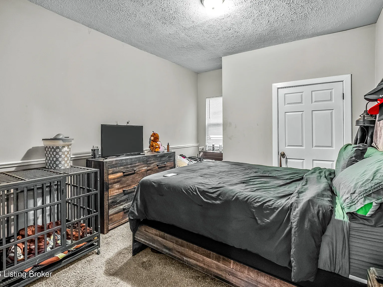 2 bed, 1.0 bath, 2510 sqft, $1,250 — Photo 4
