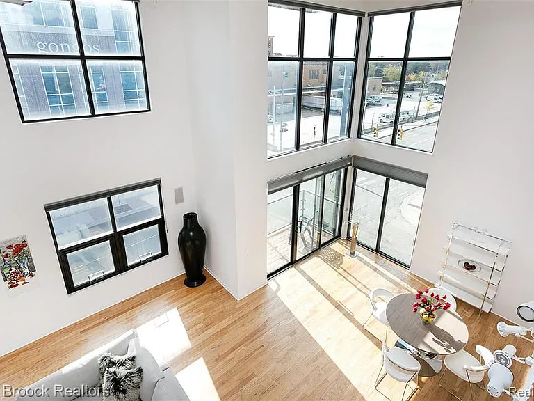 100 N Center St — Photo 12