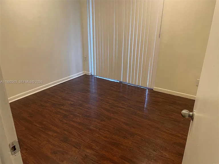 819 NE 199th St #6-205 — Photo 14