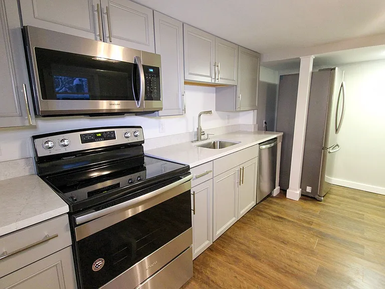 230 Bryant Ave — Photo 43