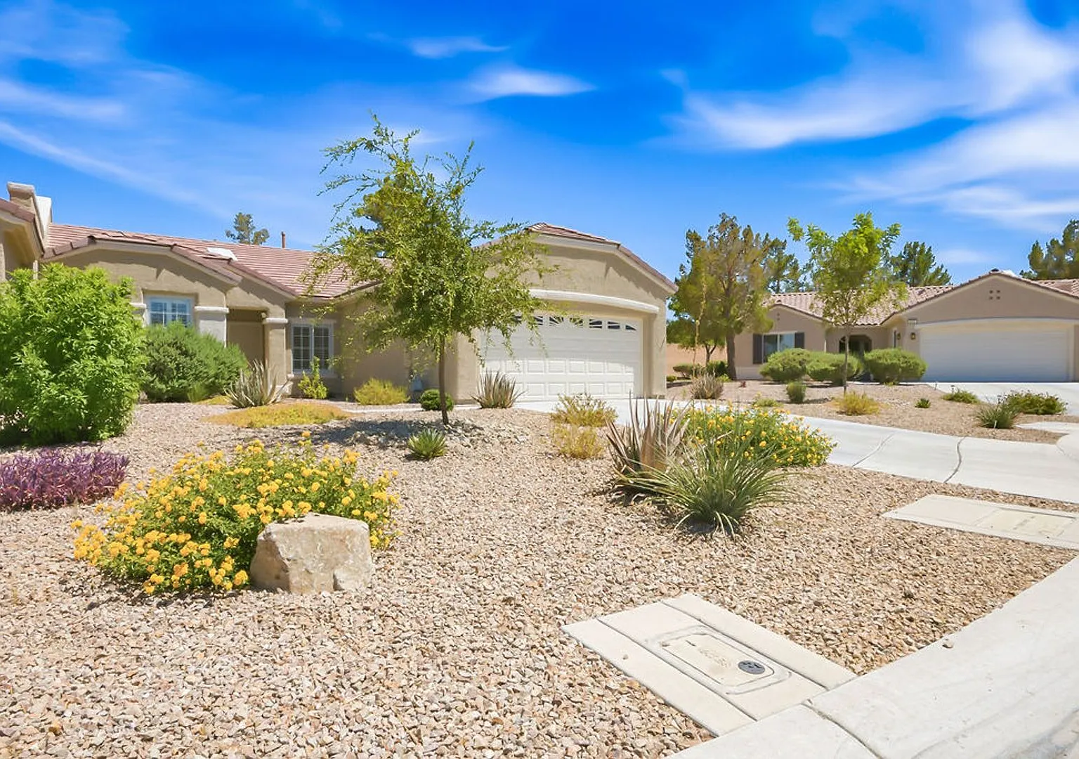 Amazing 2 BD 2 BA Townhome — Photo 2