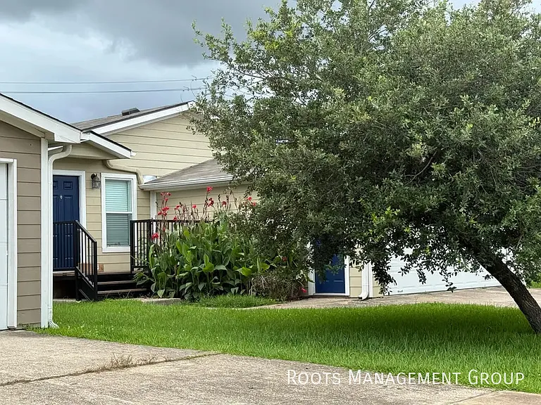 15871 Clarke Springs Dr #15871C — Photo 19