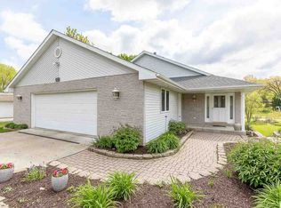 56 Delburne Dr, Davis, IL 61019