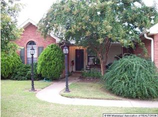 7186 Goodman Ridge Dr, Olive Branch, MS 38654