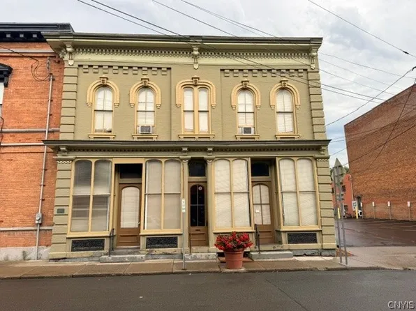 103 Center St, Canastota, NY 13032