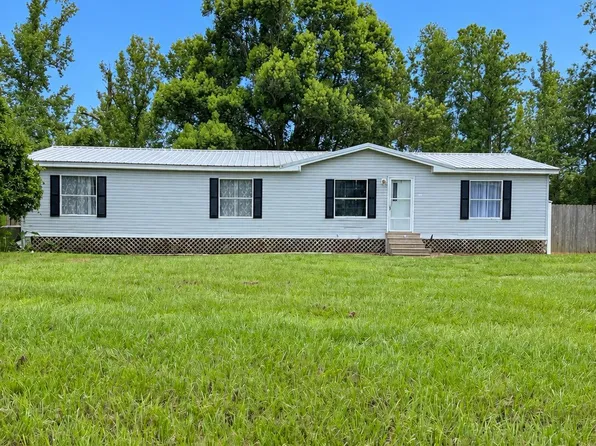 110 W Arm Dr, Wewahitchka, FL 32465