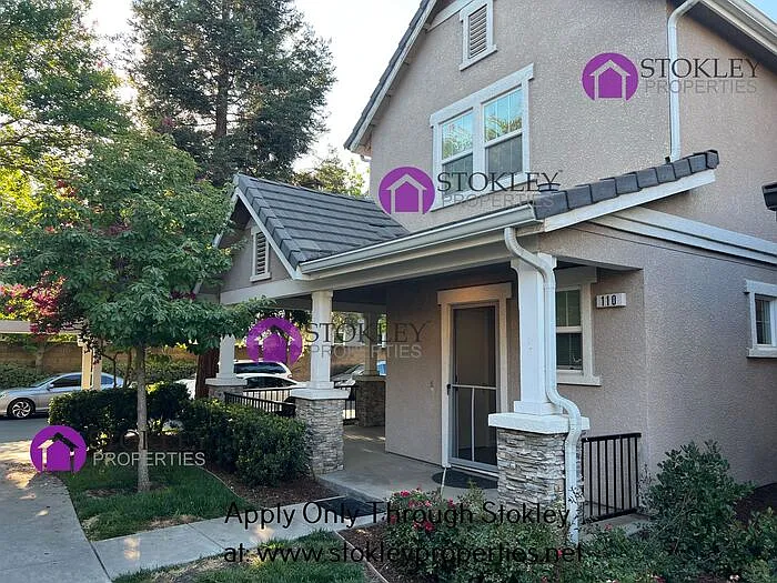 3 bed, 2.0 bath, 1671 sqft, $3,095 — Photo 2