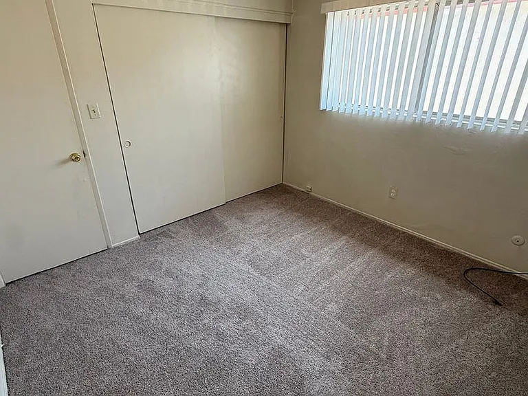 4648 Kansas St — Photo 5