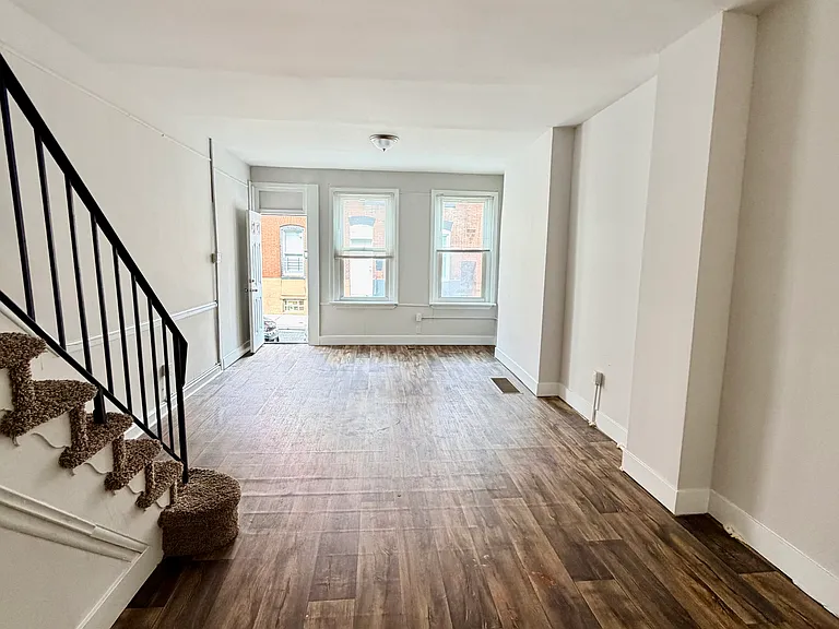 2054 E Stella St — Photo 4