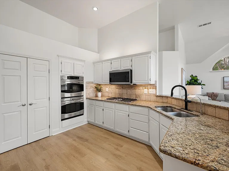 42 Sonora Dr — Photo 25