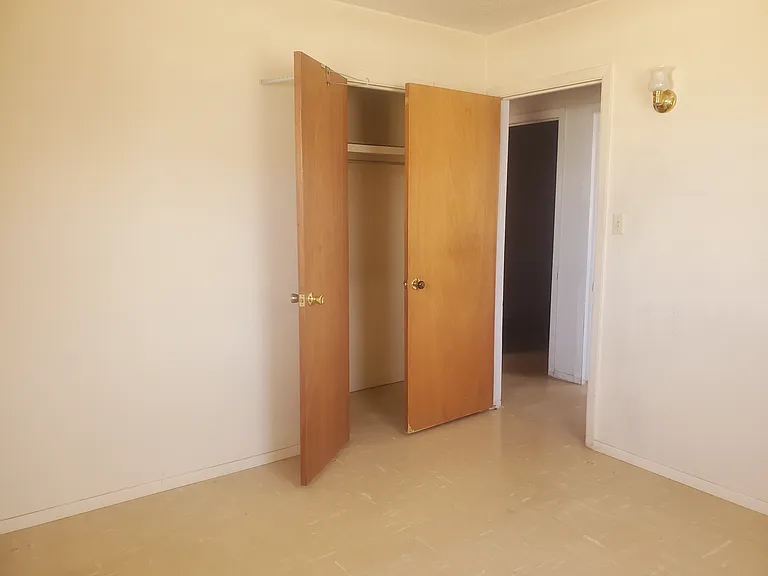 812 Miami Ave — Photo 11