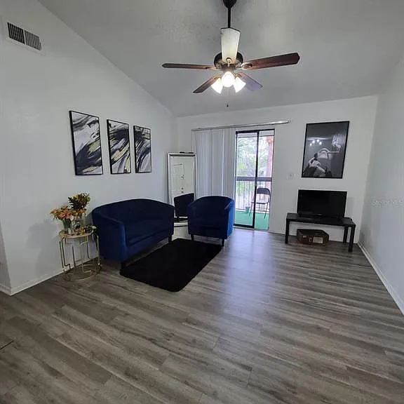 2031 Cascades Blvd #307 — Photo 4