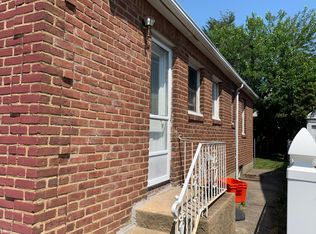 145 Commonwealth St, Franklin Square, NY 11010