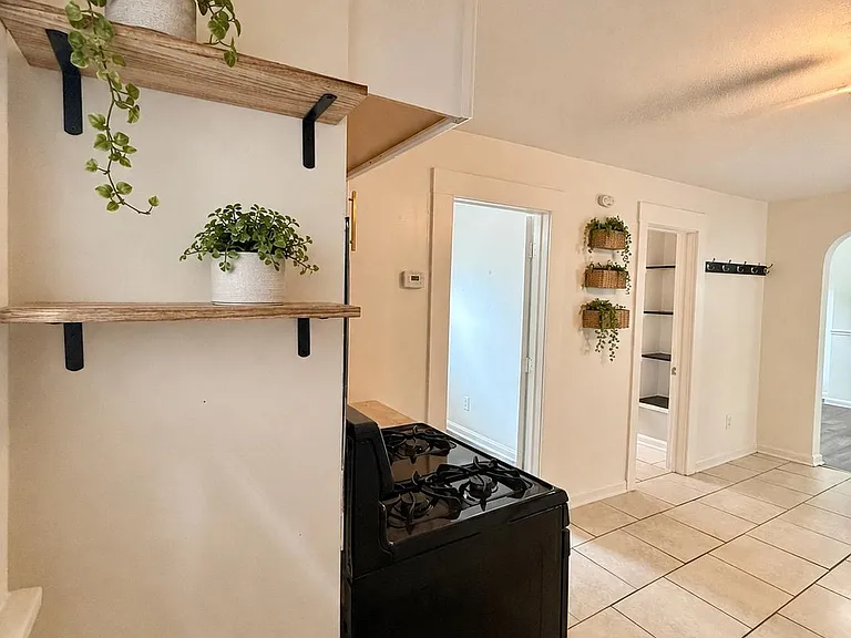 1872 W 44th St #2 — Photo 9