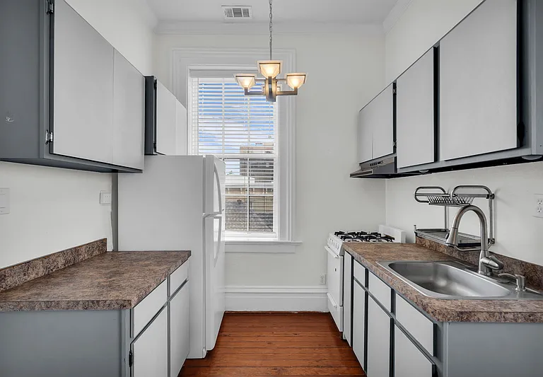 112 E Harris St #404 — Photo 16