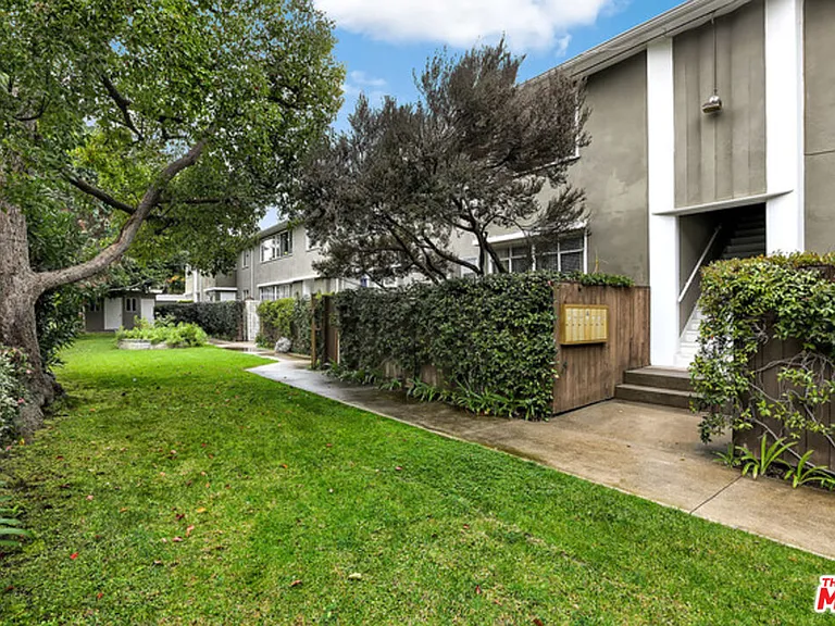 2427 Centinela Ave #G — Photo 6