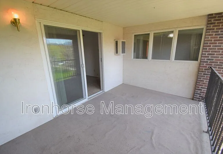 813 W Villard St #78 — Photo 6