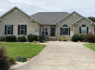 309 Preston Cir, Jacksboro, TN 37757