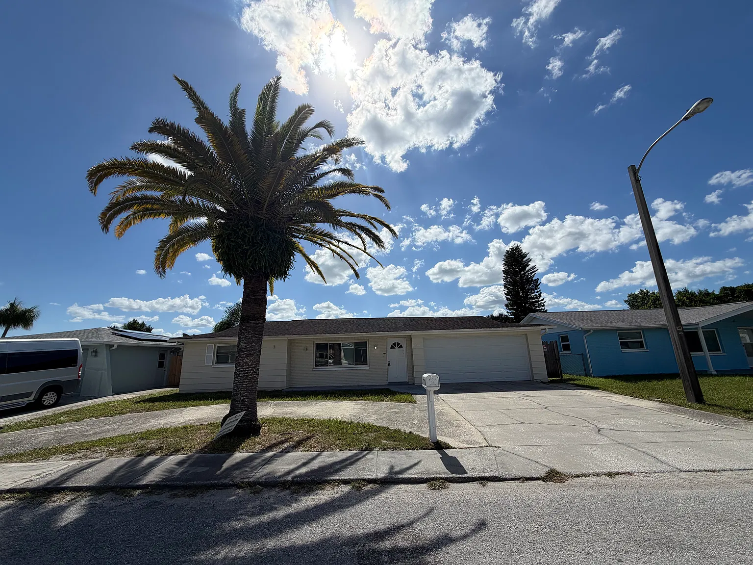 4 bed, 1466 sqft, $2,000 — Photo 1