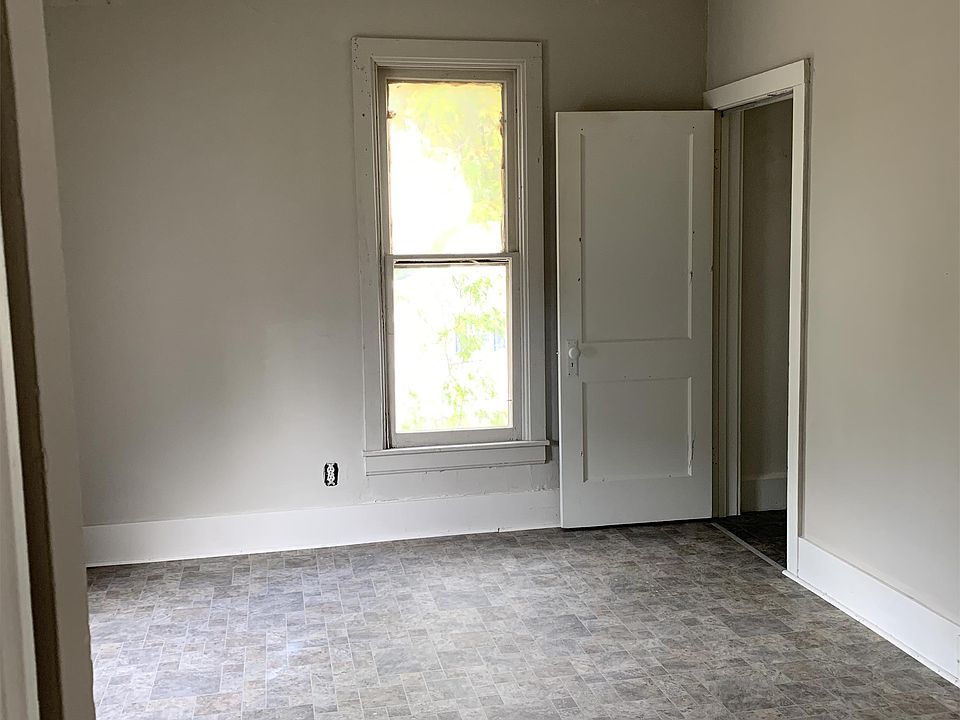 1st image of 424 N Michigan St #B