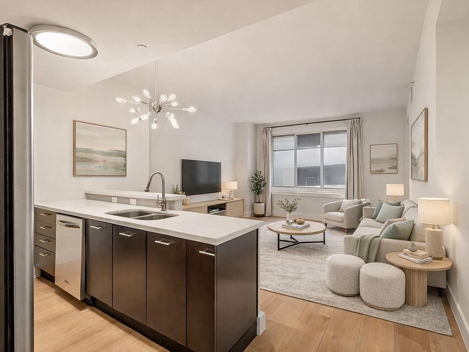 1st image of 603 Davis St APT 907