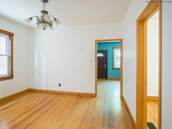 5th image of 4025 N Odell Ave
