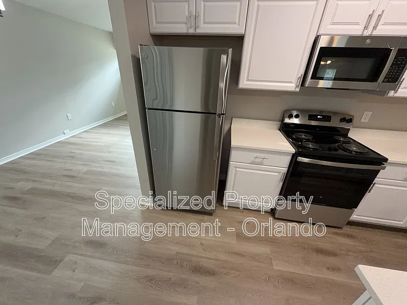 4 bed, 2.0 bath, 1575 sqft, $2,130 — Photo 2
