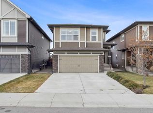 71 S Mount Rae Hts, Okotoks, AB T1S 0N7