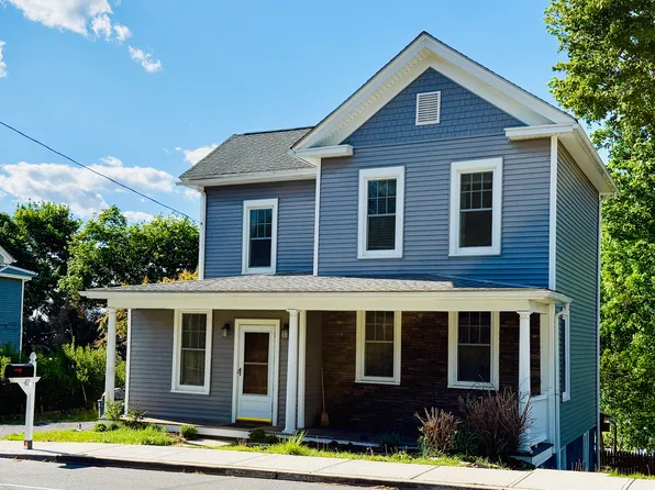 42 Main St, Hampton, NJ 08827
