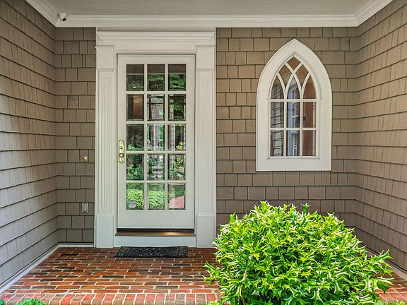 3rd image of 443 Valley Ln