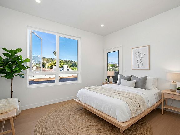 2nd image of 1717 N Winona Blvd #203