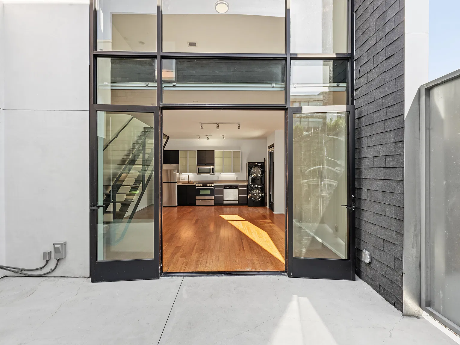 1 bed, 650 sqft, $2,895 — Photo 2