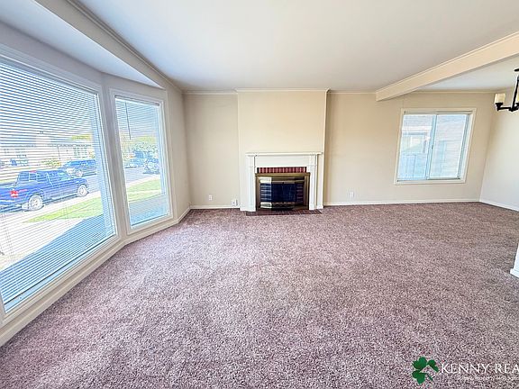 4th image of 213 Rockwood Dr