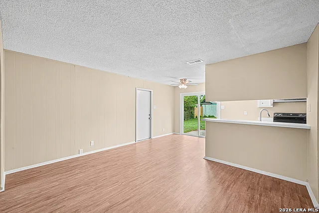 4 bed, 1.0 bath, 1102 sqft, $1,195 — Photo 2