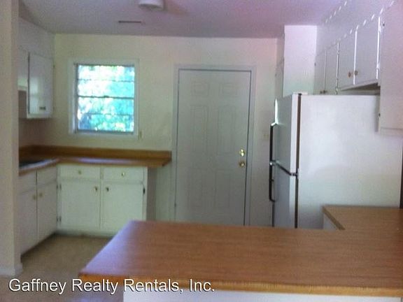 2nd image of 206 S Charleston St APT 3