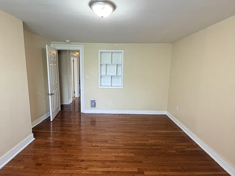 133 Hobart St #2 — Photo 11