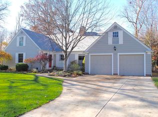 328 Saddler Rd, Bay Village, OH 44140