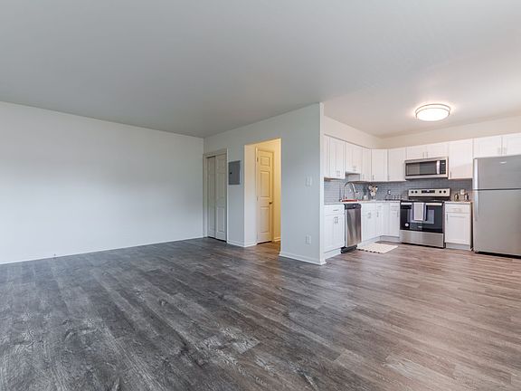 4th image of 757 E Main St APT M110