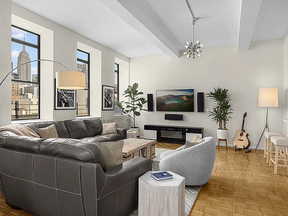 2nd image of 251 W 19th St APT 6C