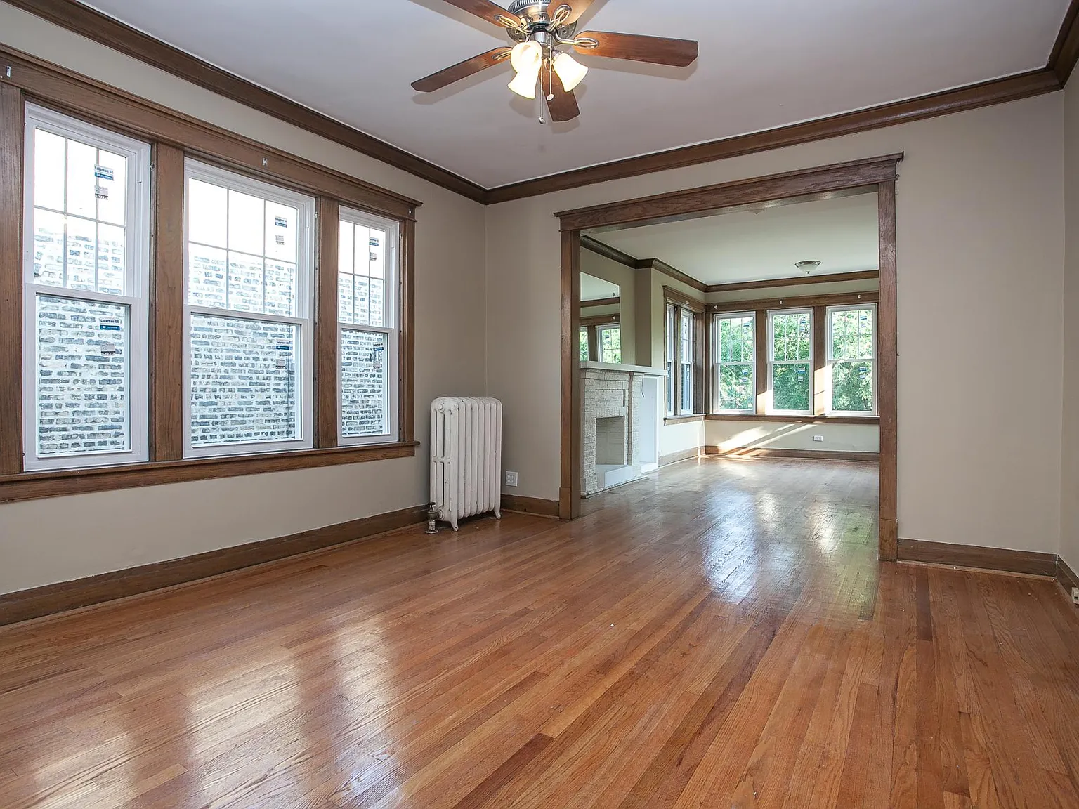 3 bed, 1400 sqft, $2,300 — Photo 2