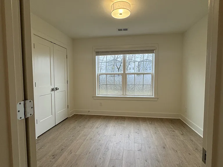 504 Edwin St #1-44 — Photo 15