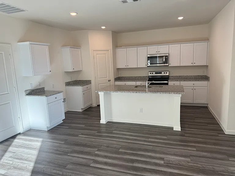 219 Savannah Way — Photo 7