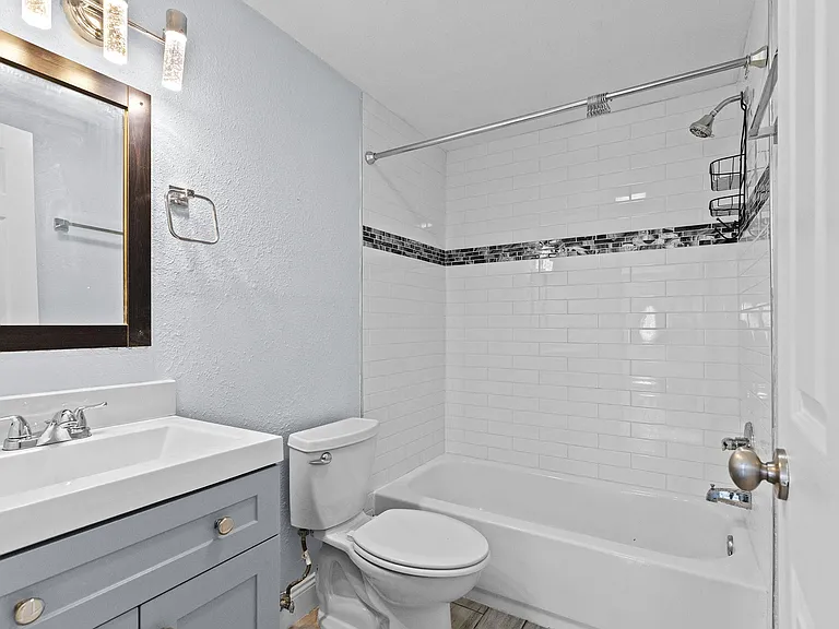 13916 Sommers Ave — Photo 24