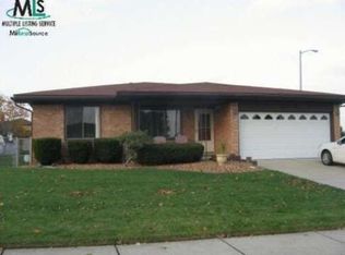 13769 Brunswick Dr, Sterling Heights, MI 48312