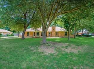 410 Chad Ln, Red Oak, TX 75154