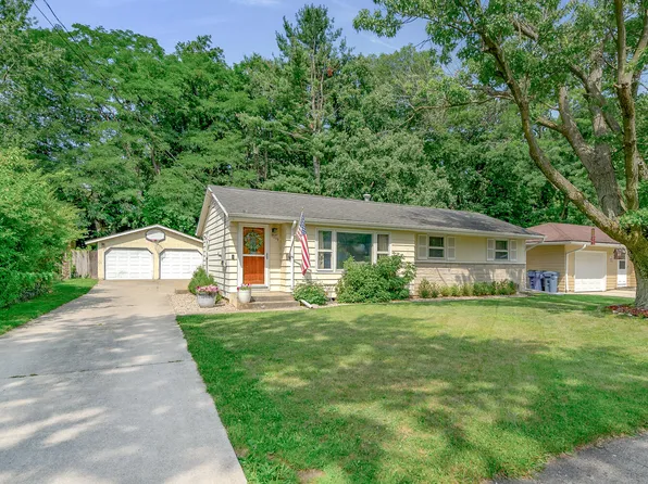 2605 Cumberland St, Kalamazoo, MI 49006